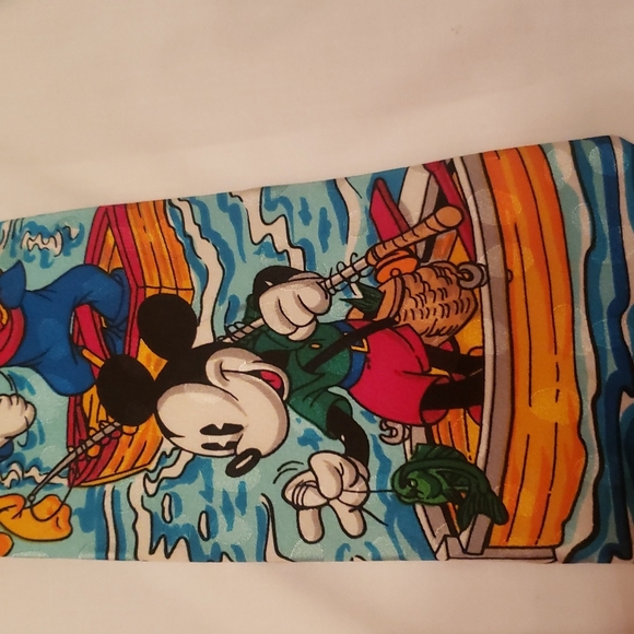 VINTAGE DISNEY novelty silk tie - Picture 2 of 4